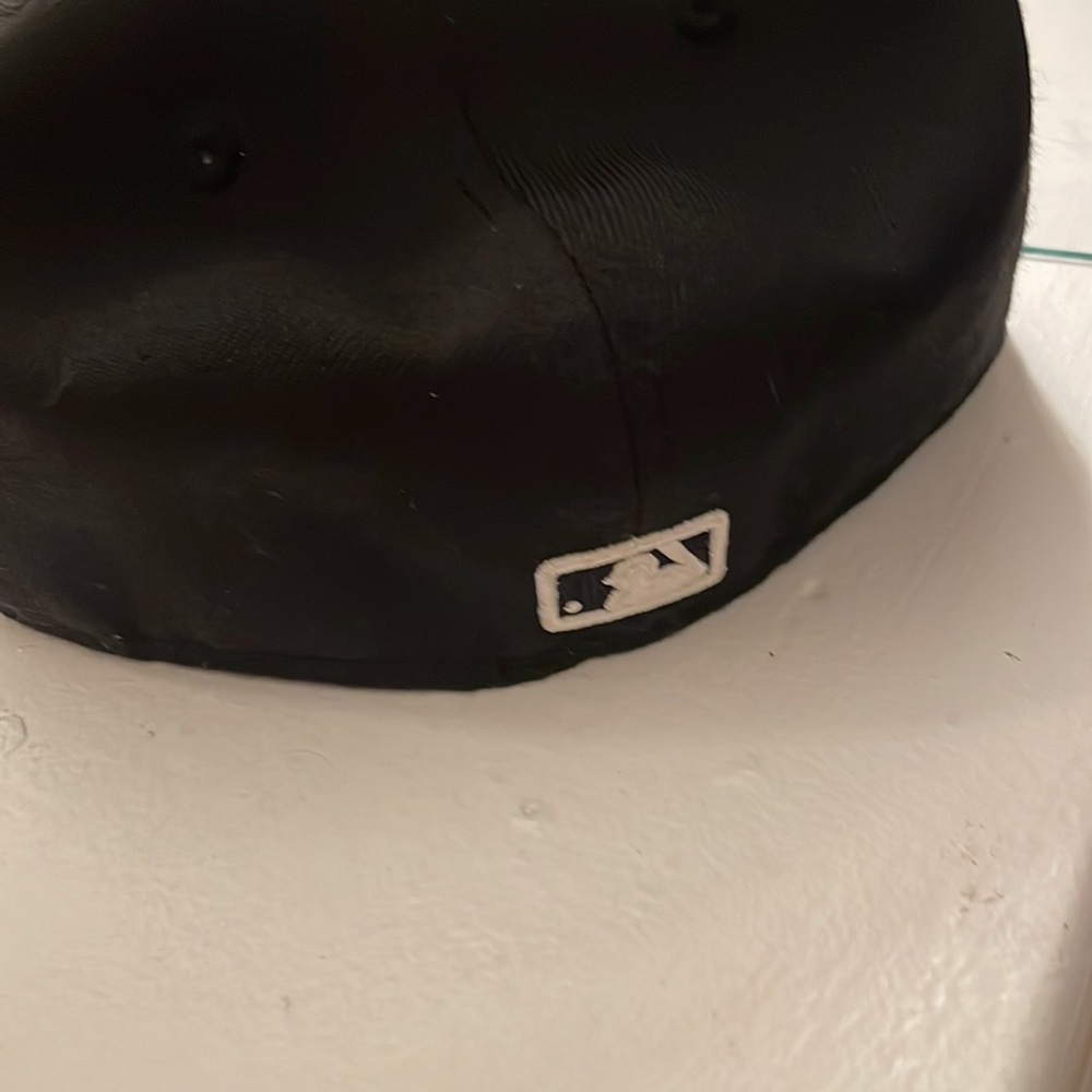 Chicago White Sox NewEra 59fifty fitted cap 7 1/4 with Chicago flag - Picture 2 of 4